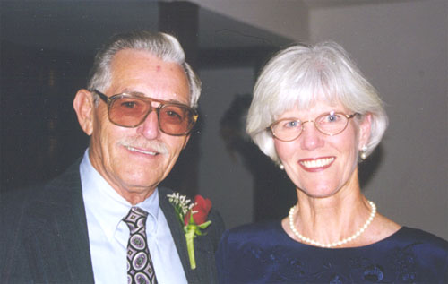 JoAnn tom.jpg (35511 bytes)