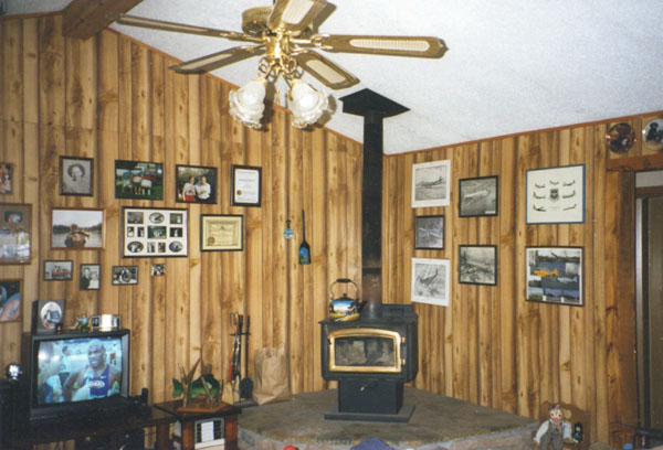 livingroom.jpg (73555 bytes)